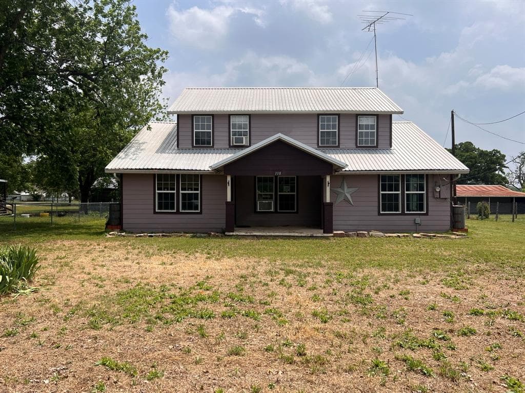 108 N Kickapoo St