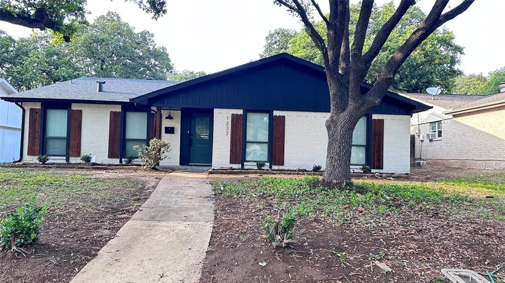 1237 Winterwood Dr
