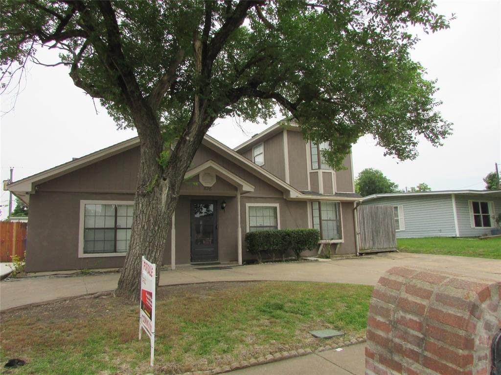 826 Garden Dr