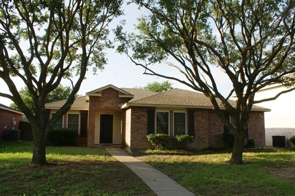 1216 Anchor Dr