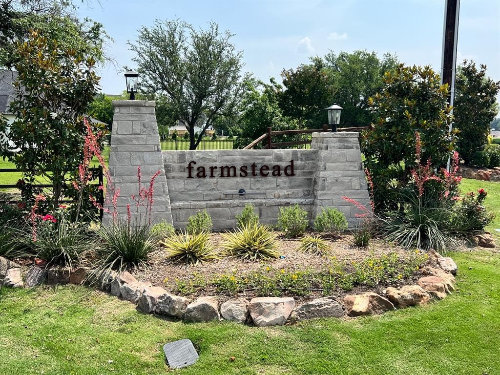 1105 Farmstead Ct