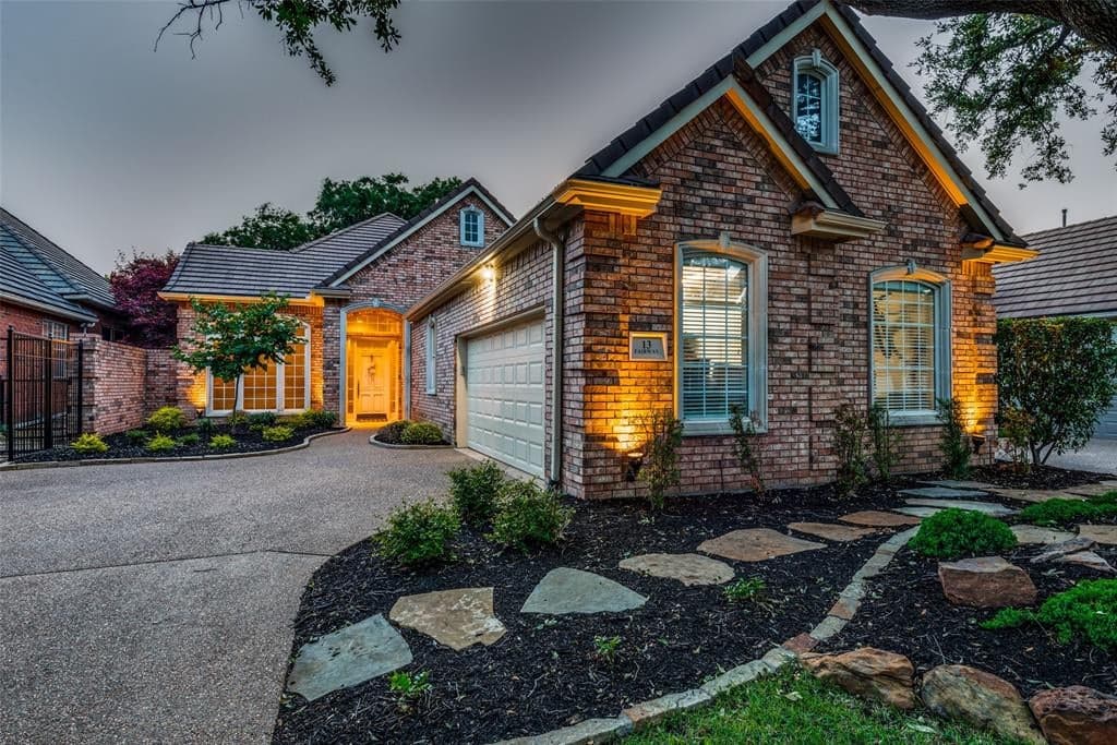 13 Fairway Dr
