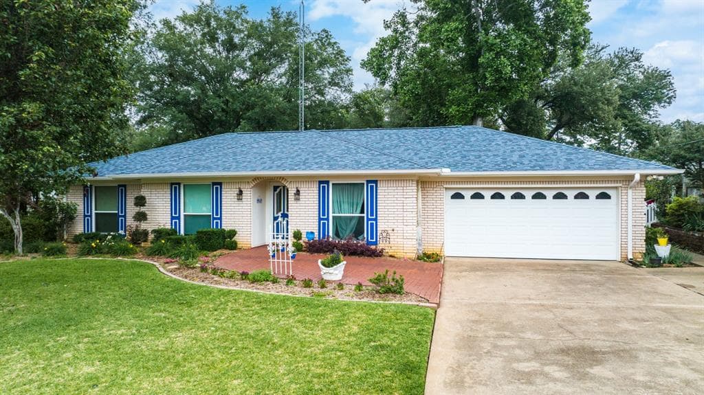 2 Misty Glen Ct