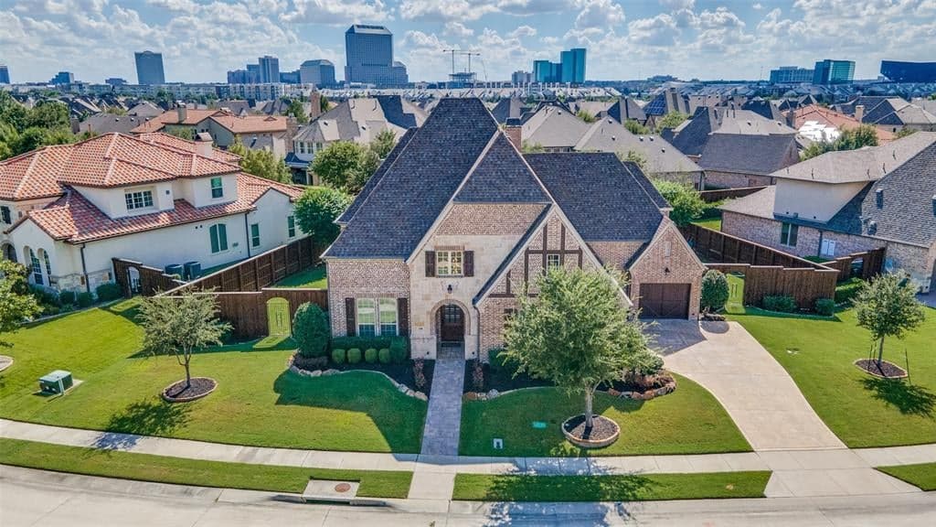 648 Scenic Dr
