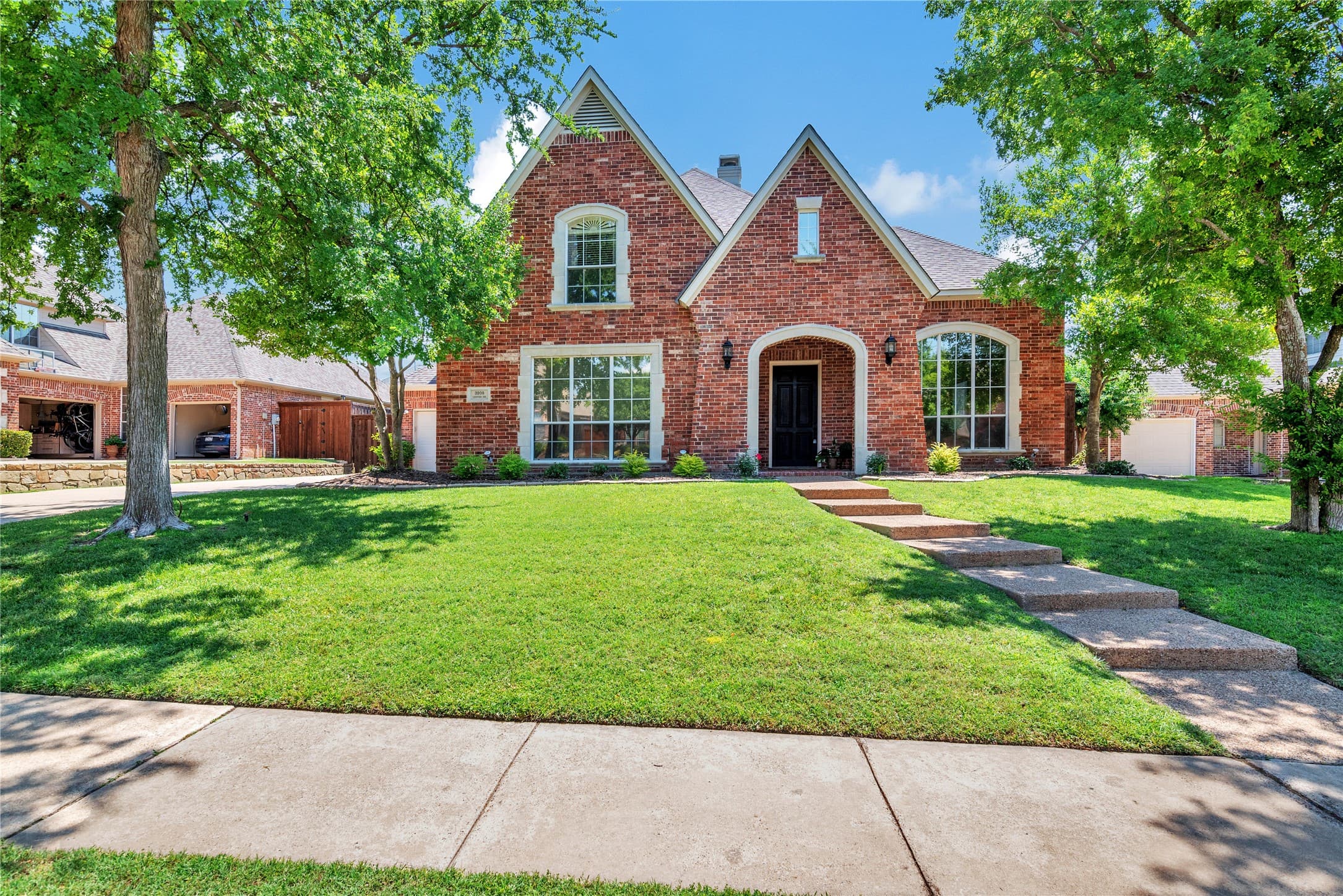 3208 Lester Dr
