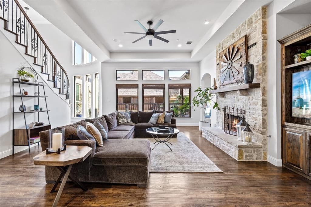 4112 Mangrove Dr