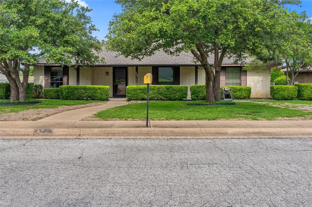 504 Cambridge Dr