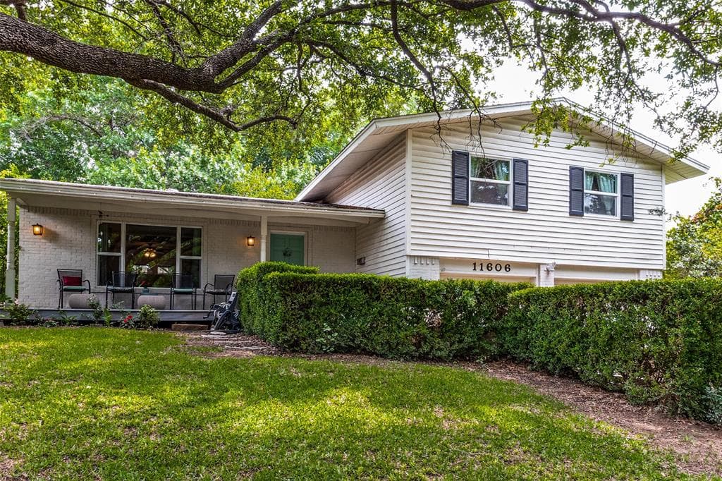 11606 Sasanqua Ln