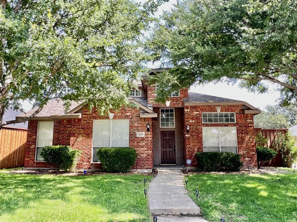 1482 Forest Oaks Ct