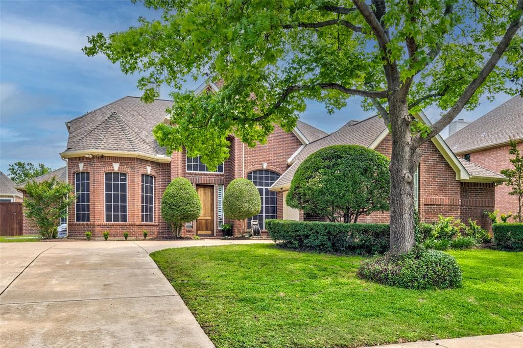 2808 Pond Wood Dr