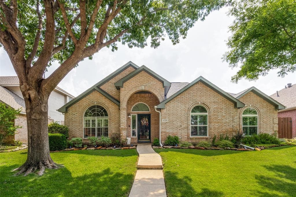 4220 Jessica Ln