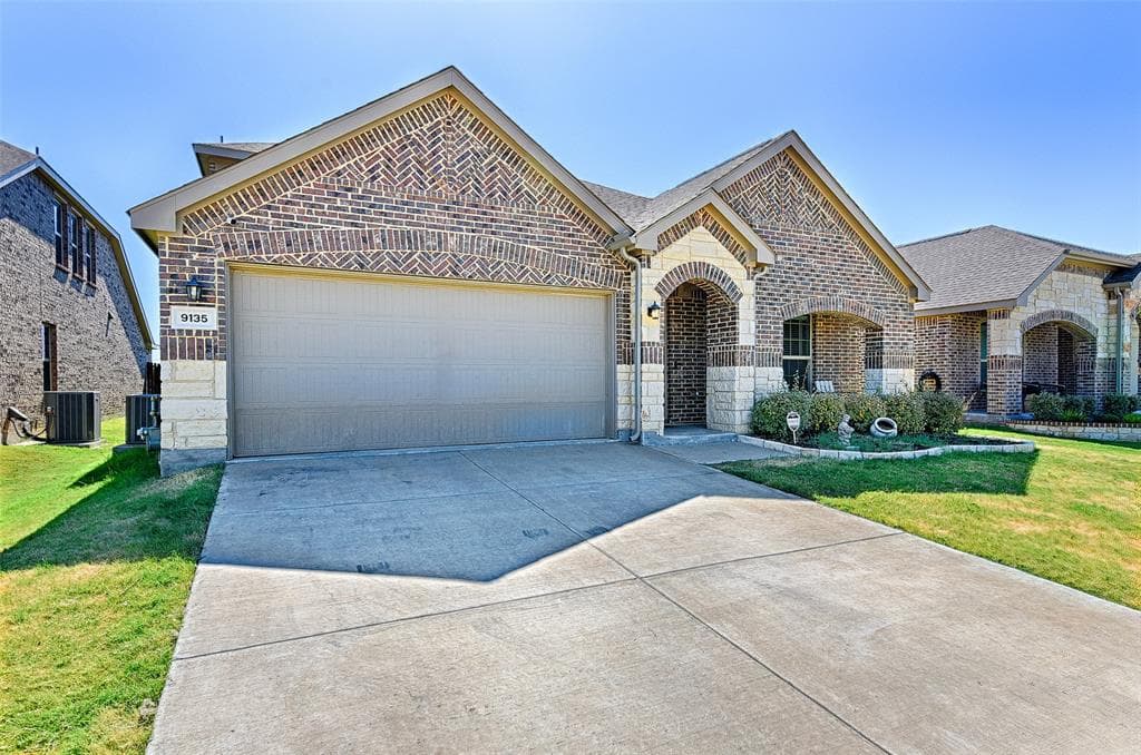 9135 Acre Meadows Ln