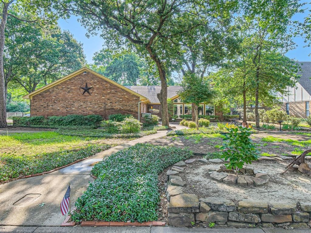 445 Frankie Ln