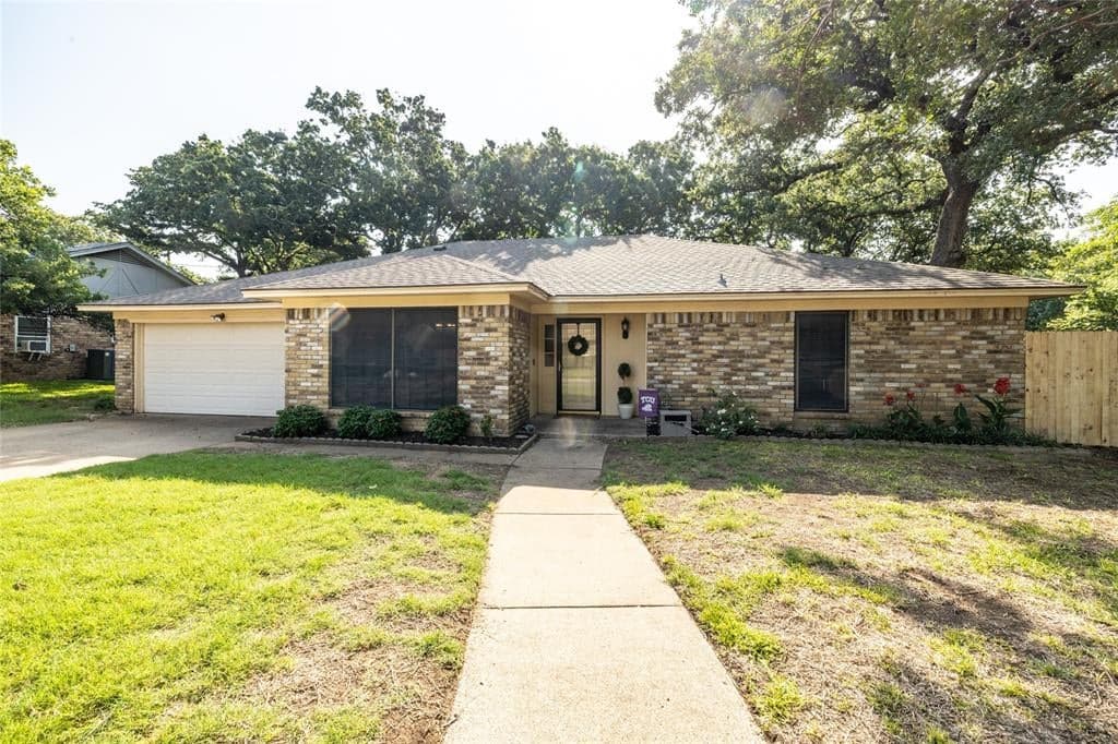 2203 Canyonwood Dr