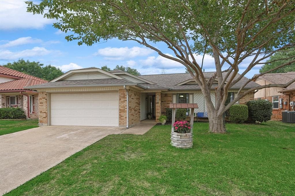 6413 Green Ridge Dr