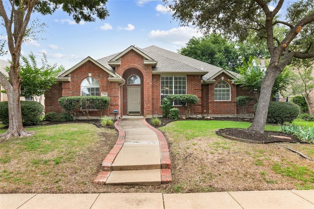 3209 Heatherbrook Dr