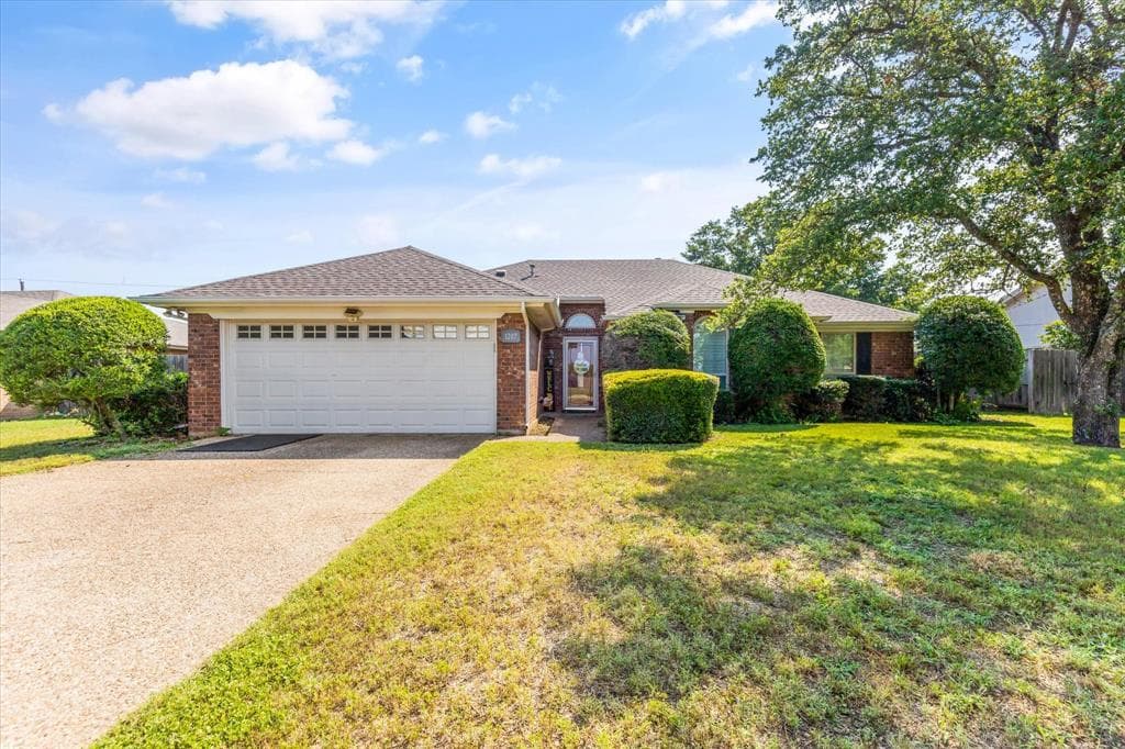 1207 Stonelake Dr