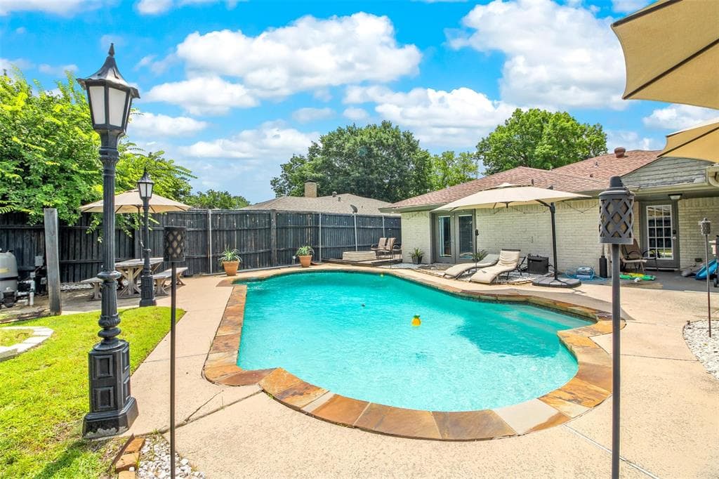 2813 Teakwood Ln