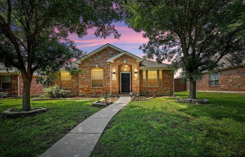 2713 Sequoia Ln