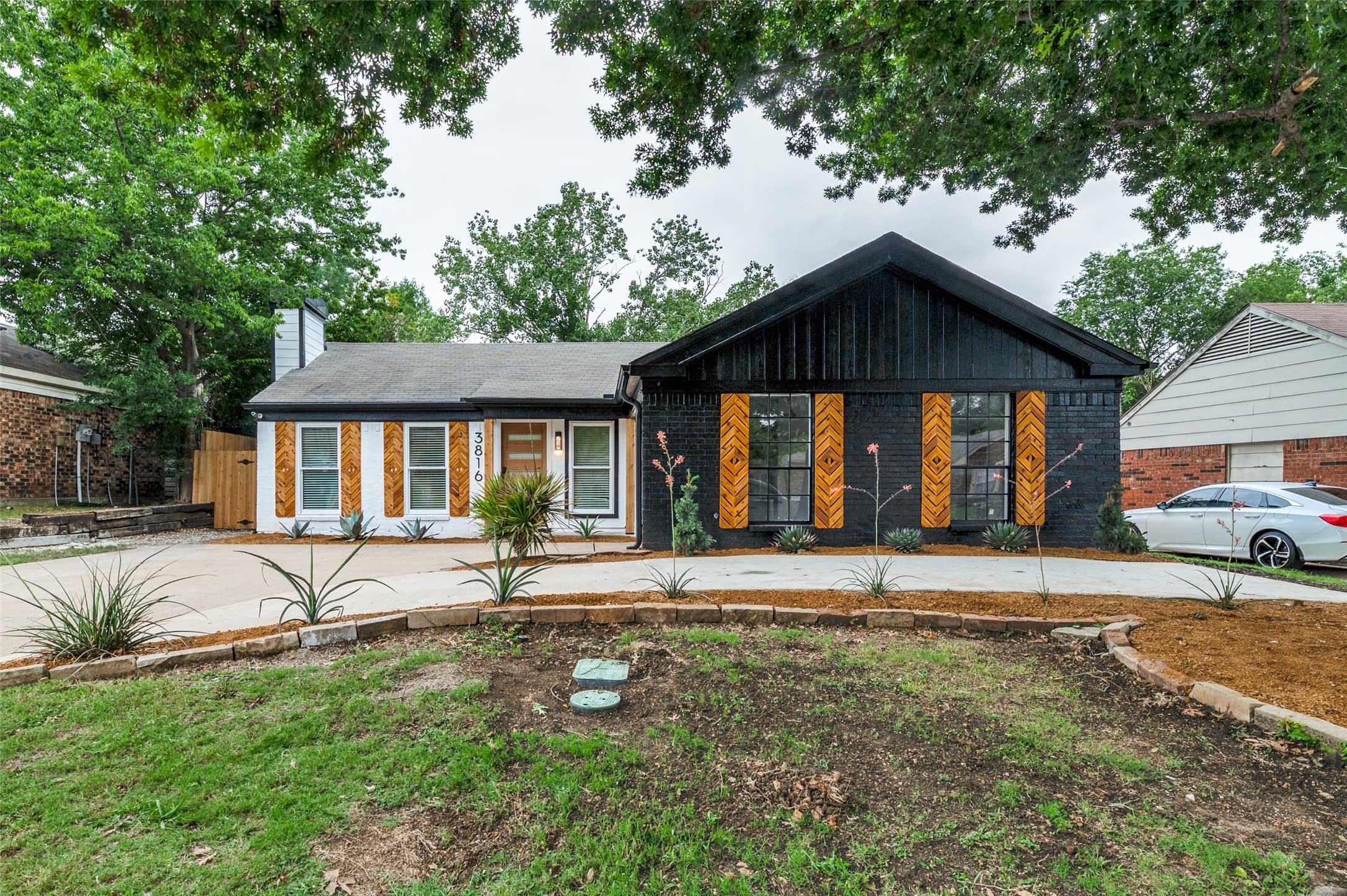 3816 Bigleaf Ln