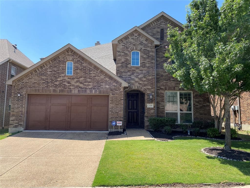 2509 Louis Ln