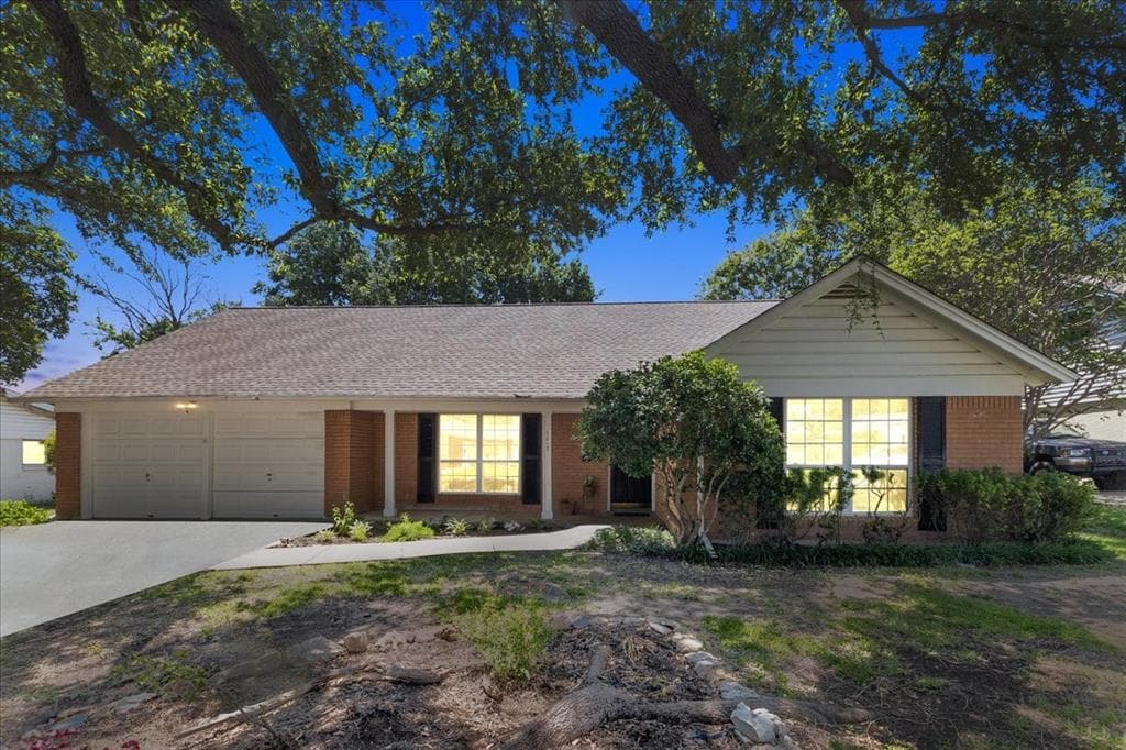 5813 Walraven Cir