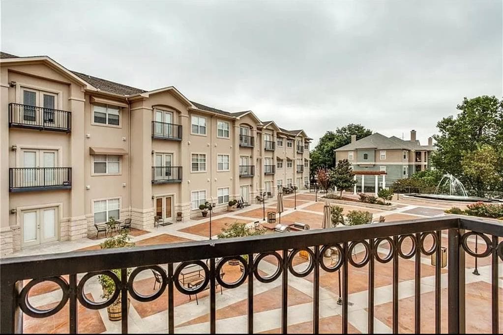 3102 Kings Rd # 3-3303
