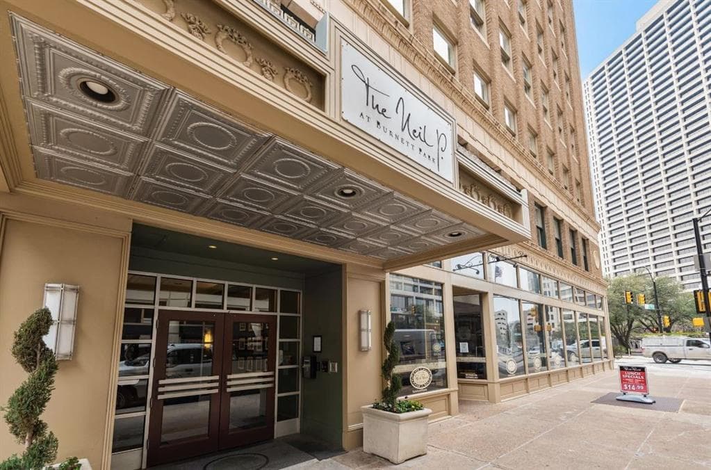 411 W 7th St Apt 401
