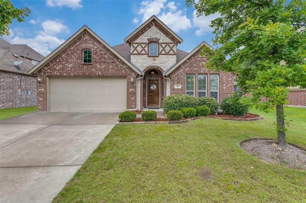 3423 Cedar Ln
