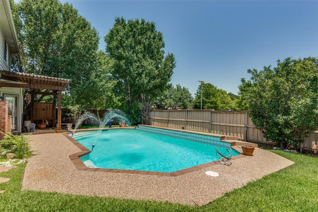 801 Autumn Ridge Dr