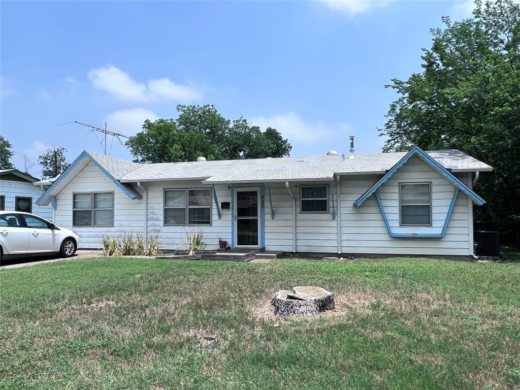 413 Blue Bonnet St