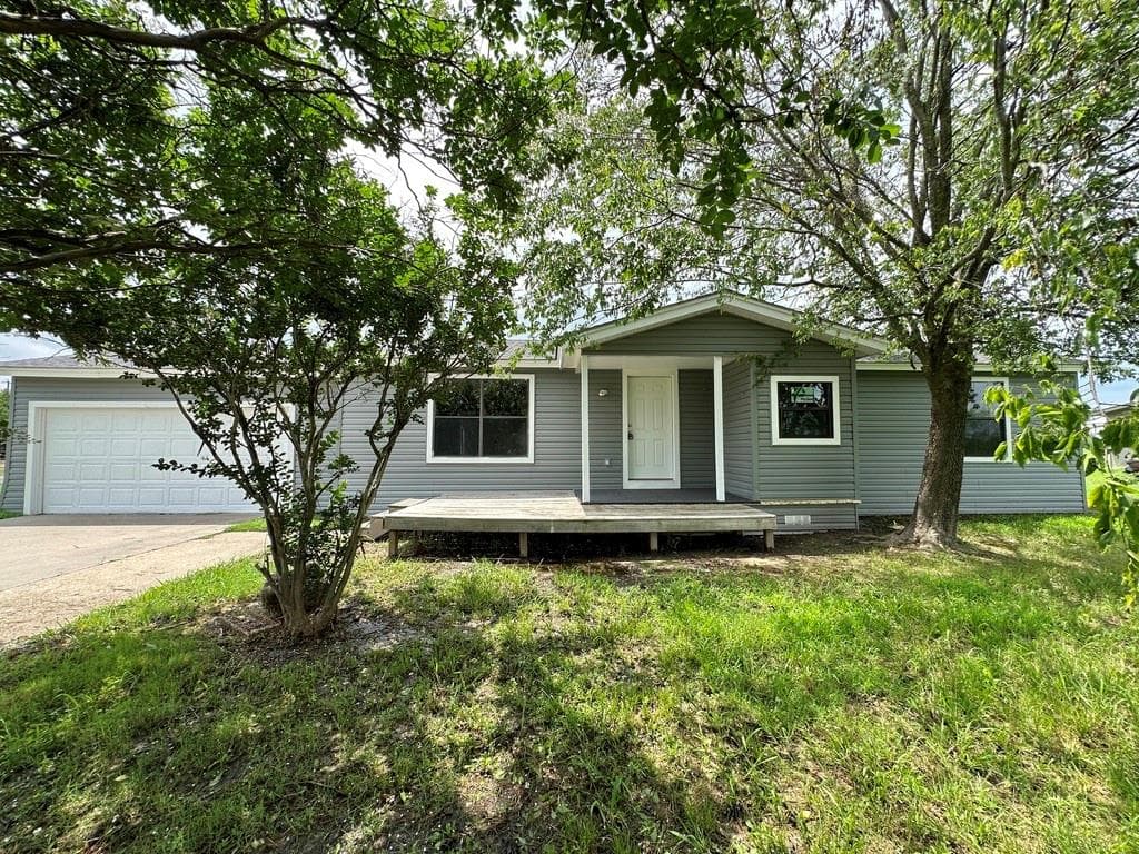 19 Private Road 7550