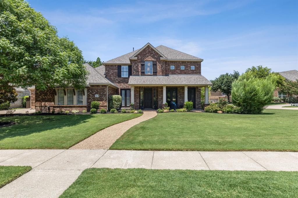 800 Woodcliff Dr