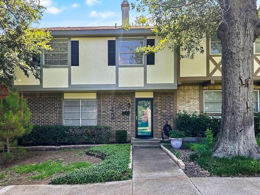 242 Westview Ter