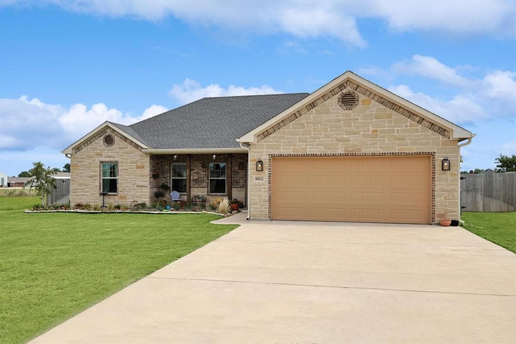802 Mary Lee Ln
