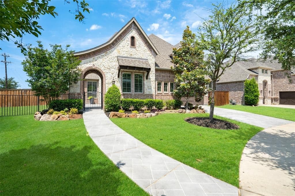 6313 Cobbie Creek Dr