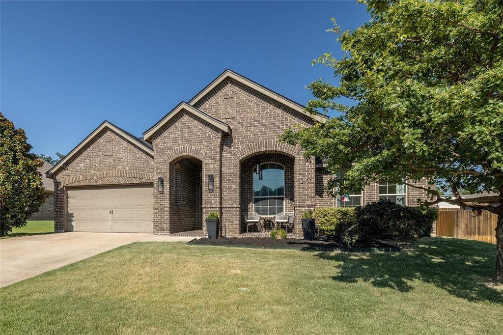 2105 Caroline Dr