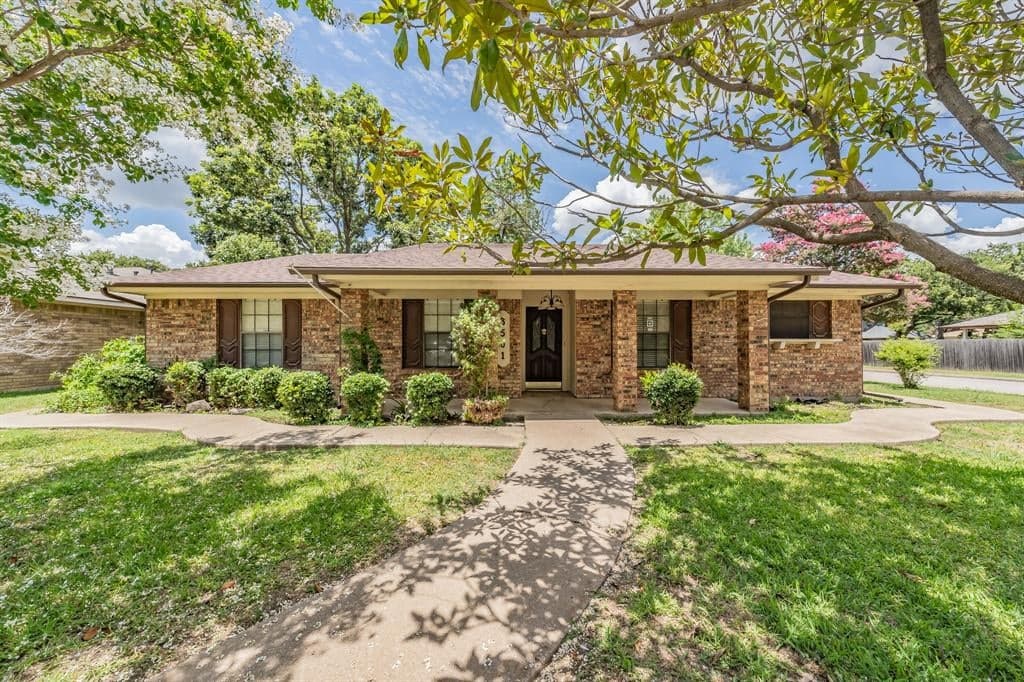 3501 Cotillion Dr
