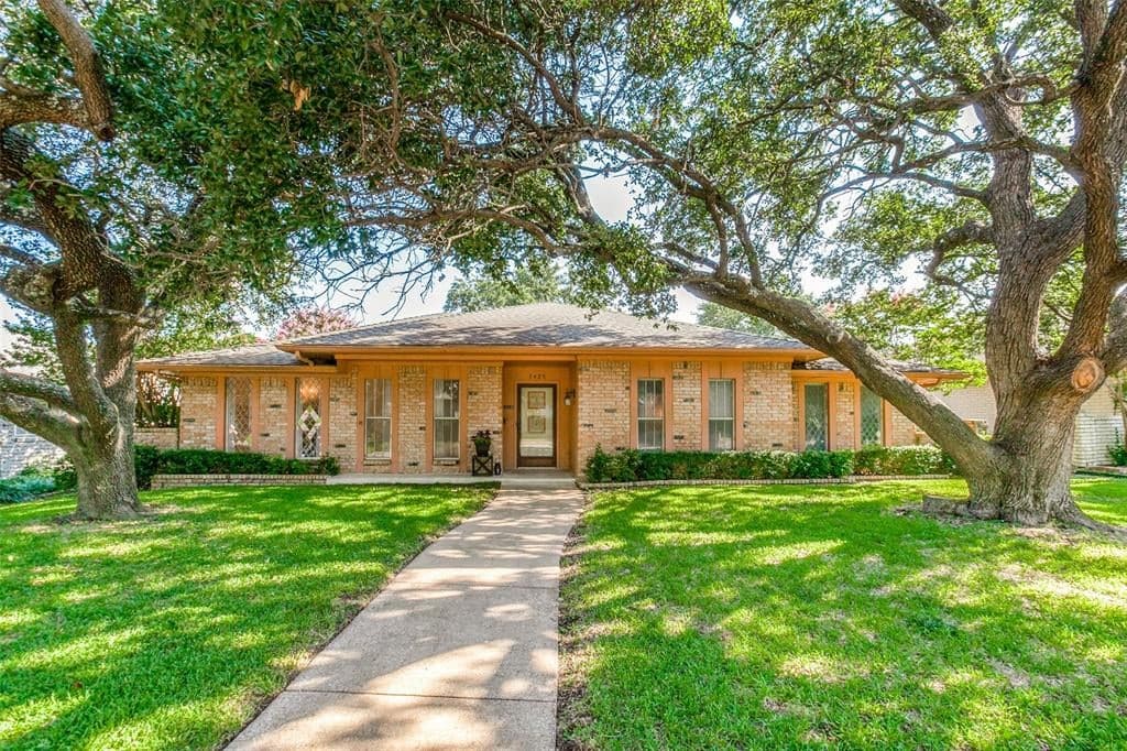 7429 La Sobrina Dr