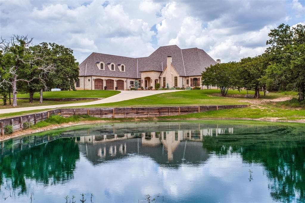 454 County Road 1596