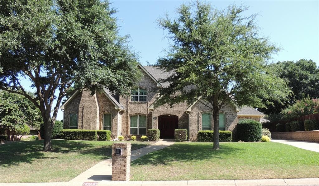 7802 Woodharbor Dr