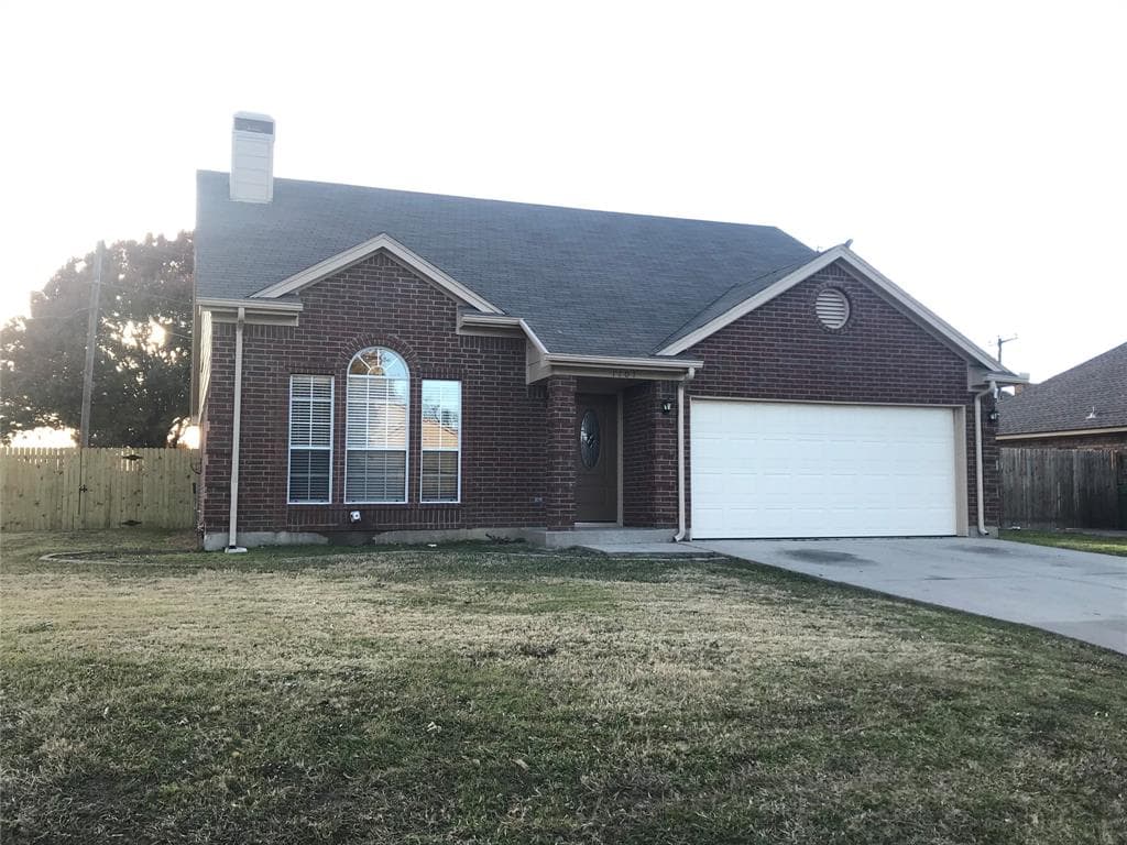 1101 Chapel Hill Dr