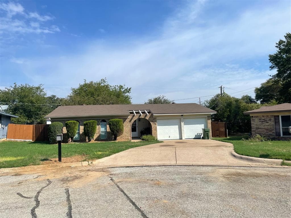 1203 Mohawk Dr