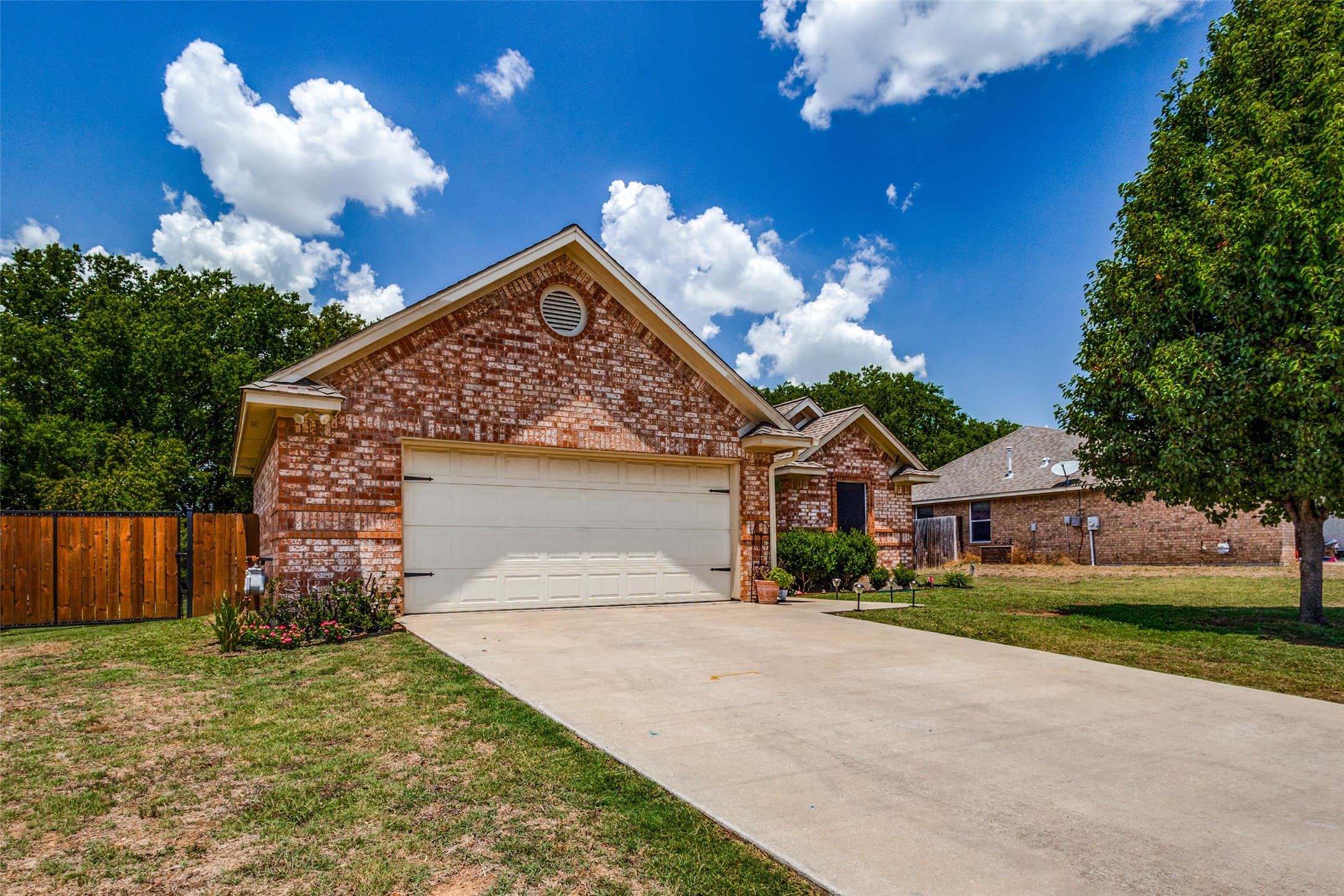127 N Point Dr