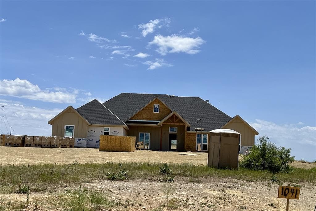 1041 Lilly Ln