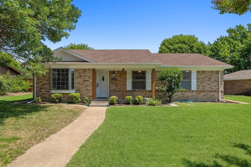 2106 Chippendale Dr