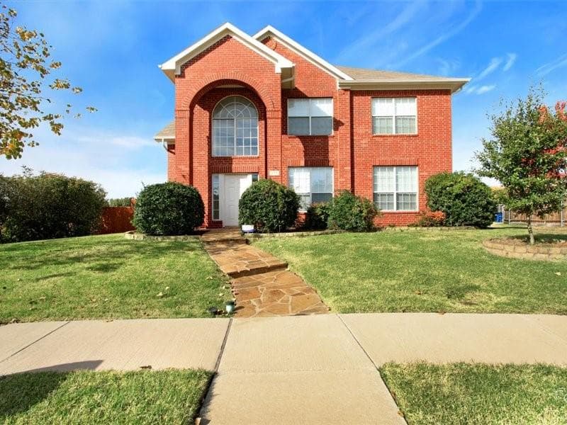 976 Rutgers Ct