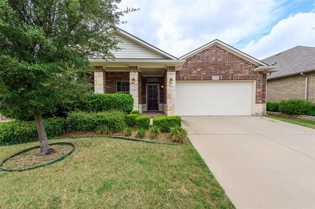 1112 Nora Ln