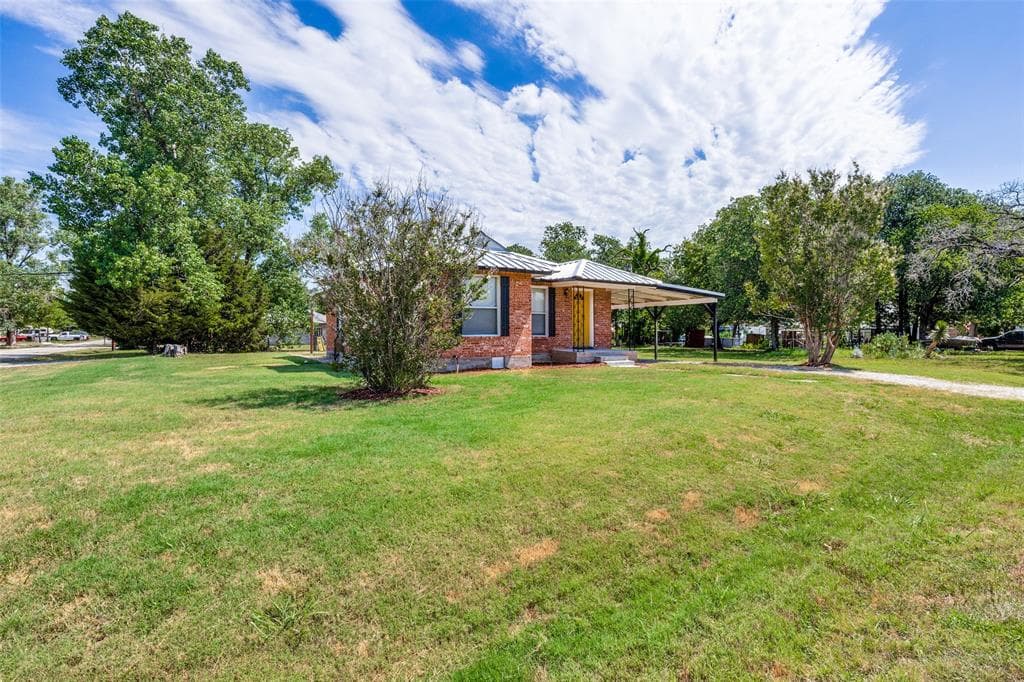 1648 Tanglewood Dr