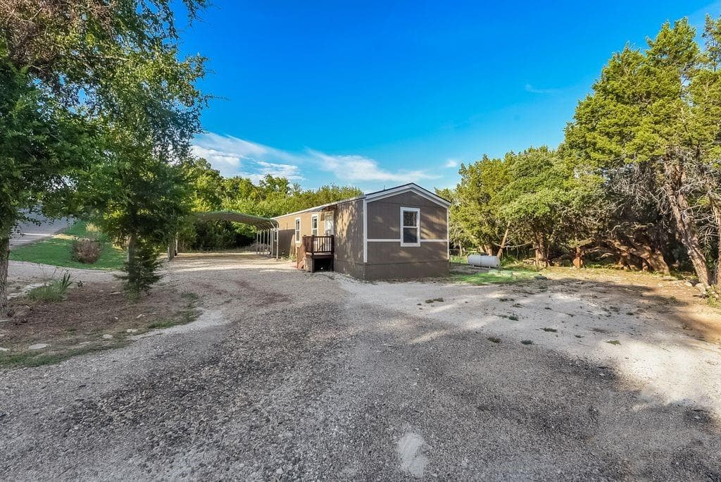 2409 Creekview Dr